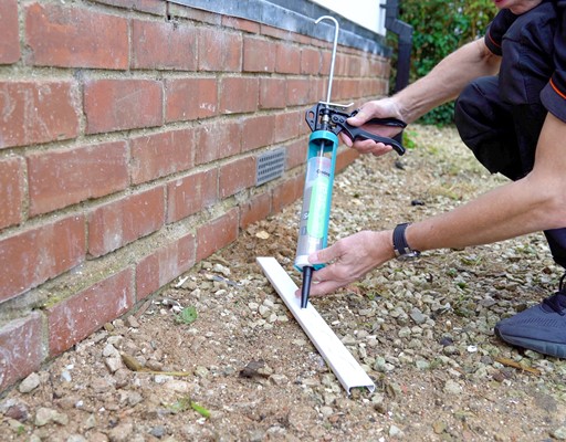 It’s not just indoor jobs that THE WORKS range is suitable for use on.